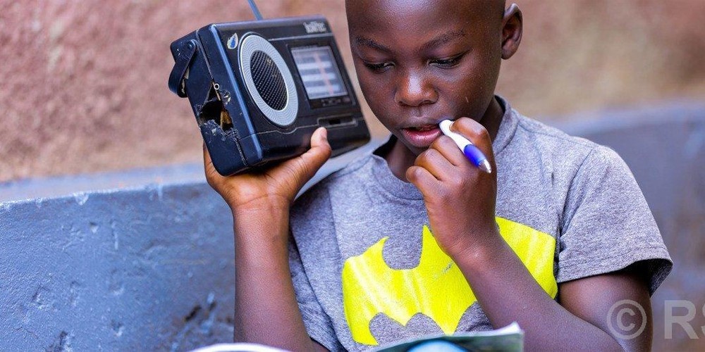 आज विश्व रेडियो दिवस  मनाइँदै